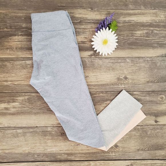 Outdoor Voices Dipped Warm Up Leggings - Picture 4 of 5